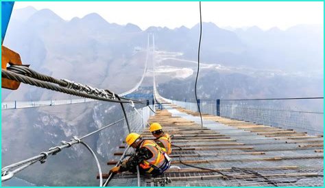 Huajiang Canyon Bridge Plunge: Safety Concerns Mount After Fatalities